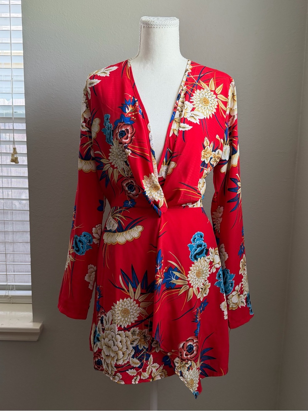 Pretty Little Thing Mini Red Floral Faux Wrap 6 Dress Wedding Cocktail Party